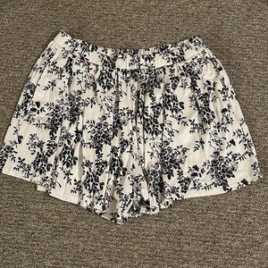 Elastic Waist Wide Leg Shorts